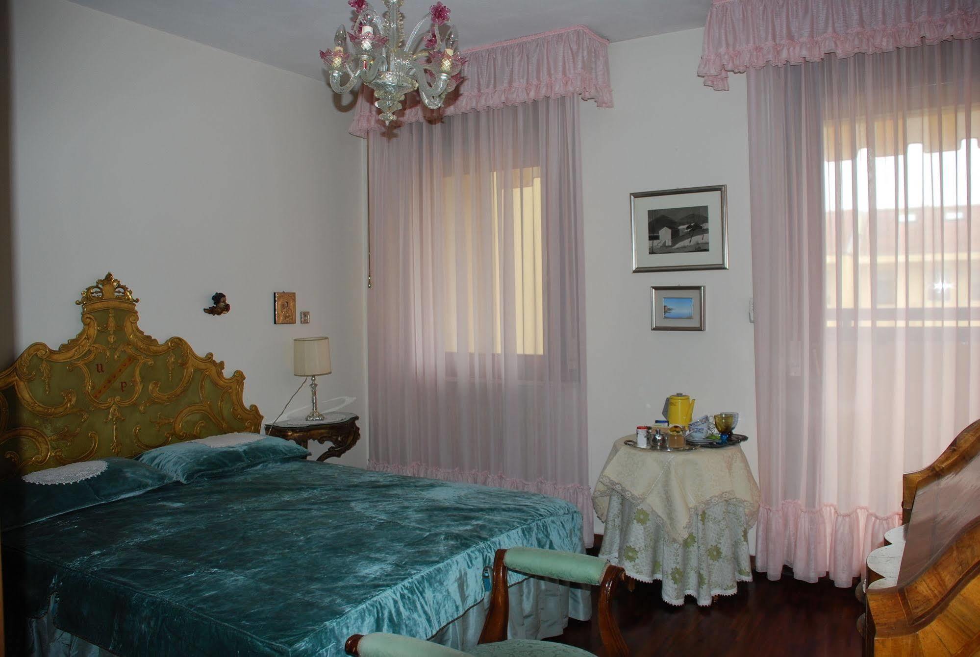 B&B Il Glicine Fiorito Lido de Venise Extérieur photo